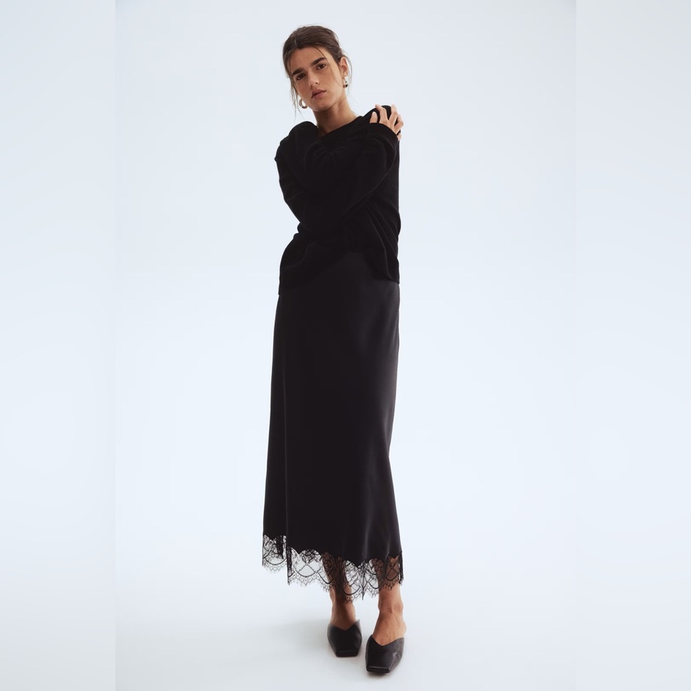 BNWT H&M Lace Trim Satin Skirt